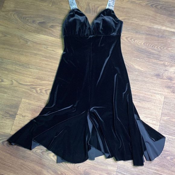 Blondie Nites Dresses & Skirts - 90s black dress. Sexy fairy grunge velour dress.‎ Sweetheart neckline New Years